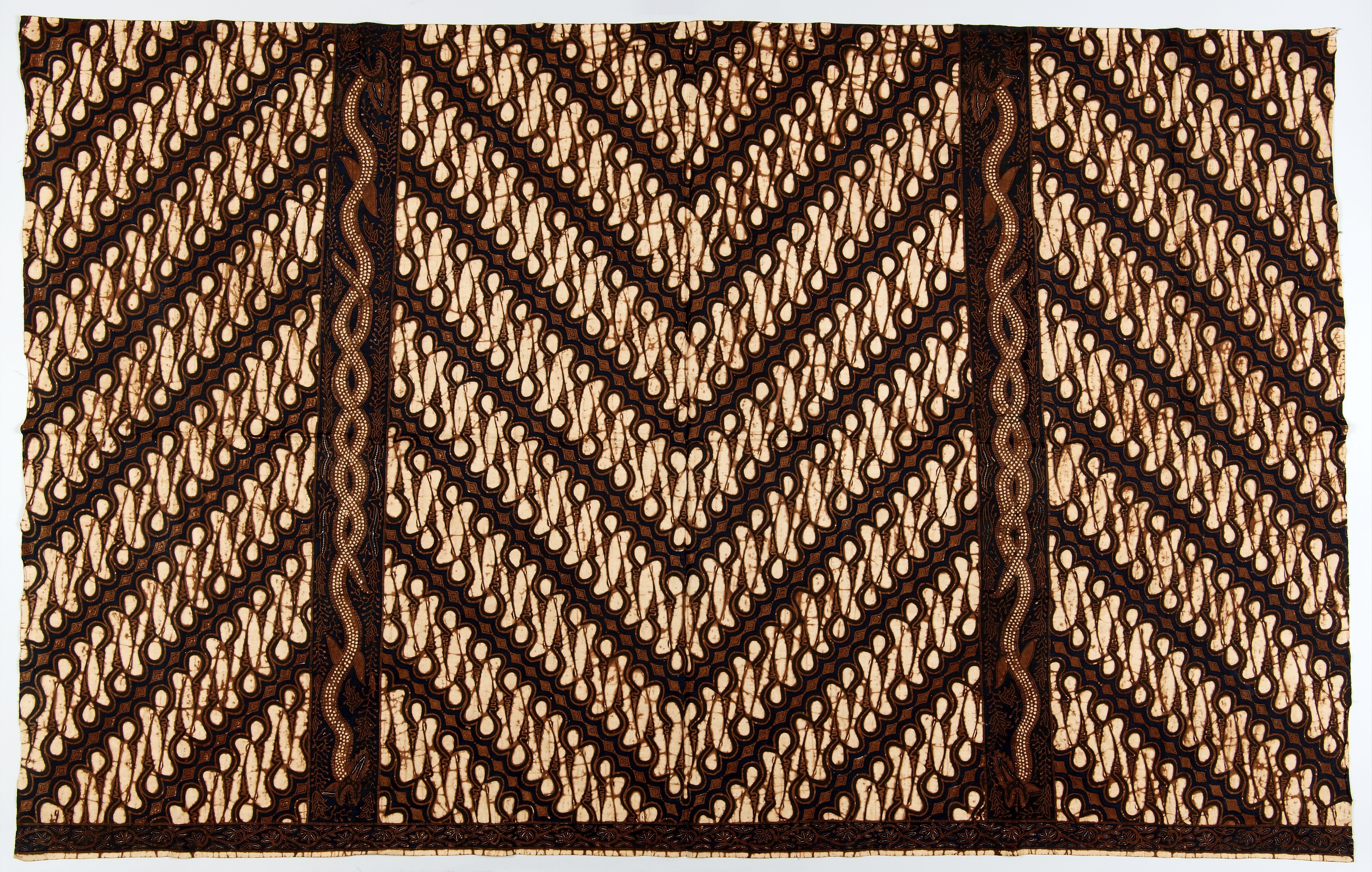 Batik voor een broek, met Parang Rusak motief - gebroken mes. Surakarta, voor 1916. (TM-38-6)