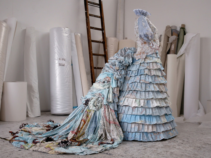 Territory dress by Susan Stockwell | Wereldmuseum Amsterdam